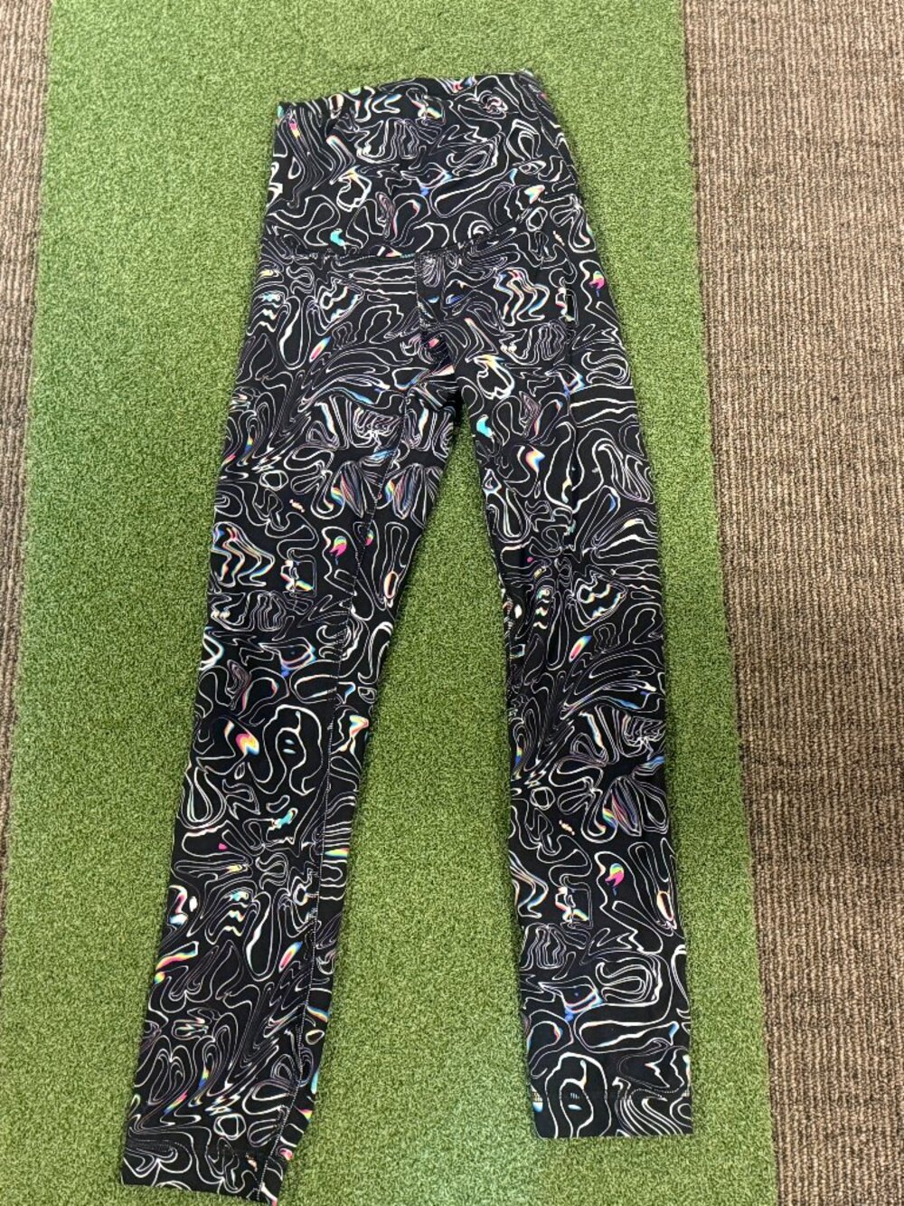 Lululemon Performance Leggings SIZE 0 - LIKE NEW! 